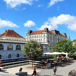 3* Gostinjska kuća Petkovsek And